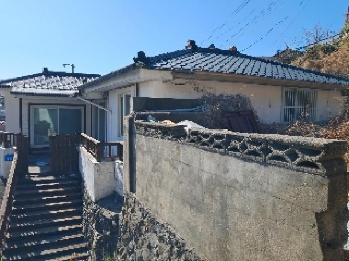법원경매 2025타경30228 사진7 | 동해시 발한동 산9-1 주택건물 경매