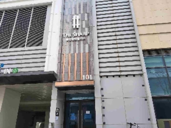 경기도 화성시 동탄대로5길 15, 지1층비041호 (송동,더샵동탄센텀폴리스1단지그랑파사쥬) · 지번주소: 경기도 화성시 송동 725-4 법원경매 물건 대표사진