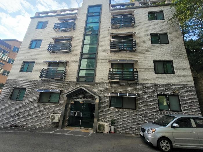 경기도 평택시 지산천로 10-11, 나동 4층401호 (지산동,지산더하우스) · 지번주소: 경기도 평택시 지산동 625-3 법원경매 물건 대표사진