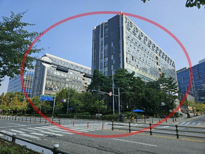 경기도 용인시 기흥구 서천로201번길 14, 1층엘185호 (농서동,프리미엄원희캐슬기흥서천) · 지번주소: 경기도 용인시 기흥구 농서동 455 법원경매 물건 대표사진