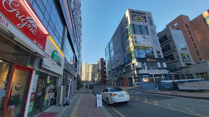 인천광역시 중구 자연대로 28, 8층817호 (중산동,그랑블루인영종) · 지번주소: 인천광역시 중구 중산동 1886-17 법원경매 물건 대표사진