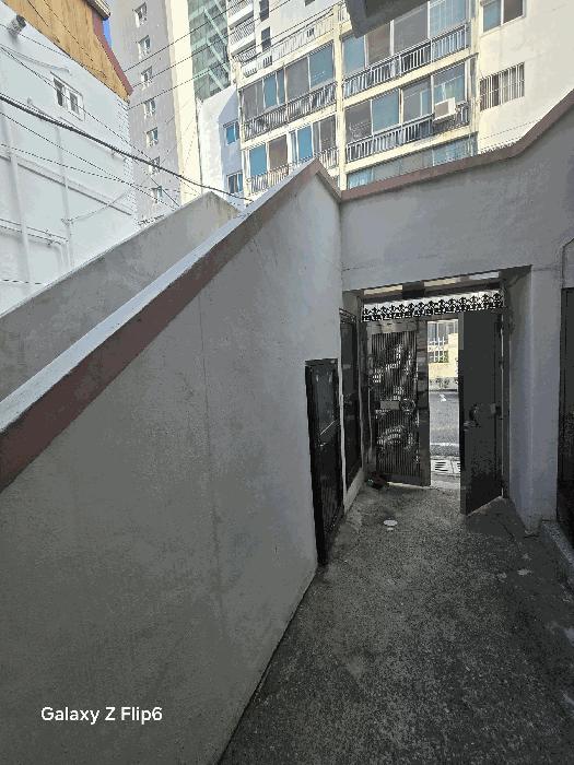 2025타경256 법원경매 사진2 | 창원 마산회원구 주택건물 경매