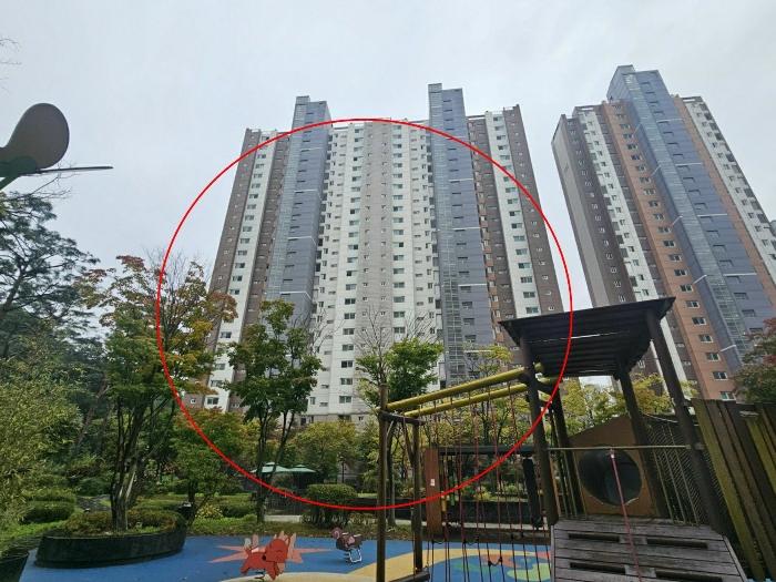 경기도 오산시 내삼미로 142, 105동 15층1504호 (내삼미동,오산대역호반써밋) · 지번주소: 경기도 오산시 내삼미동 899 법원경매 물건 대표사진