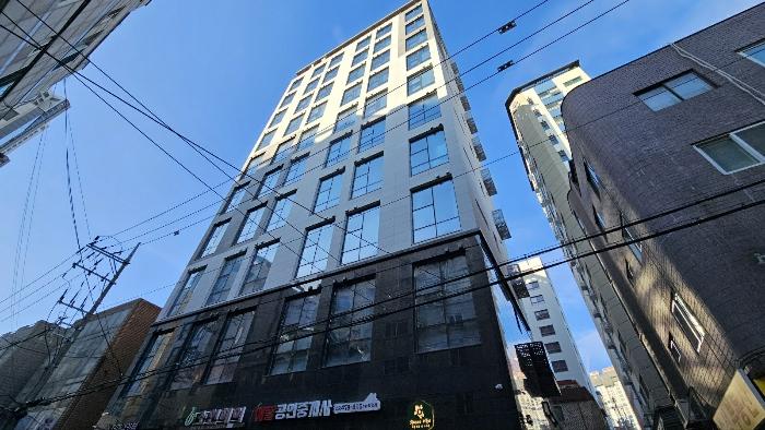 서울특별시 강동구 성내로 64, 14층1403호 (성내동,에스아이팰리스센트럴성내) · 지번주소: 서울특별시 강동구 성내동 548-4 법원경매 물건 대표사진