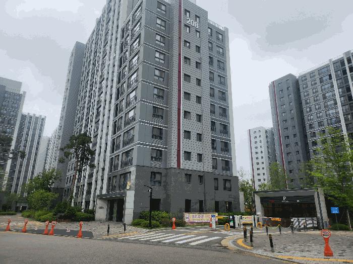 경기도 수원시 영통구 망포동 810 영통롯데캐슬엘클래스2단지 208동 10층1002호 법원경매 물건 대표사진