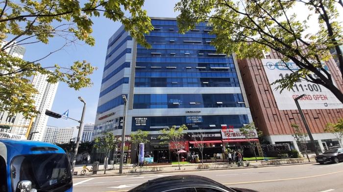 경기도 화성시 동탄첨단산업1로 20, 1층102호 (영천동,삼성테크노타워) · 지번주소: 경기도 화성시 동탄구 영천동 831-1 법원경매 물건 대표사진