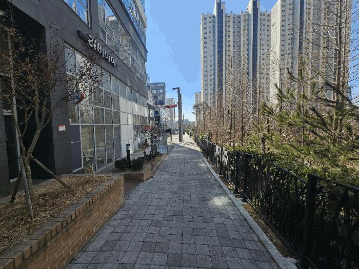 경기도 화성시 동탄순환대로 263, 1층101호 (산척동,풍산리치안타워) · 지번주소: 경기도 화성시 동탄구 산척동 723 법원경매 물건 대표사진