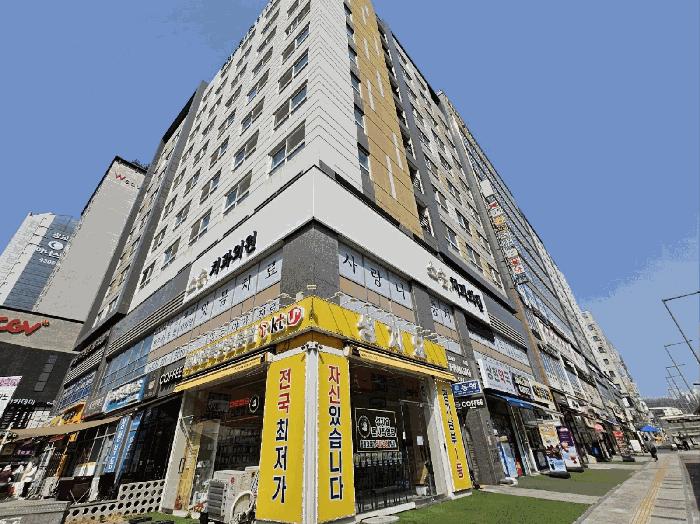 경기도 용인시 수지구 상현동 1117-8 광교2차푸르지오시티 디동 8층806호 법원경매 물건 대표사진