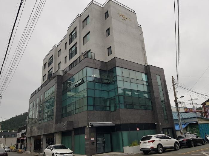 전라남도 완도군 완도읍 개포로114번길 68-6, 1동 2층201호 (금빛비치) · 지번주소: 전라남도 완도군 완도읍 군내리 1266 법원경매 물건 대표사진