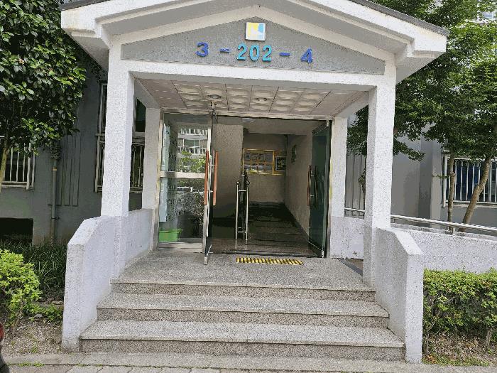 광주광역시 남구 진월동 215-1 진월동2차진아하이빌아파트 제202동 제2층 제203호 법원경매 물건 대표사진