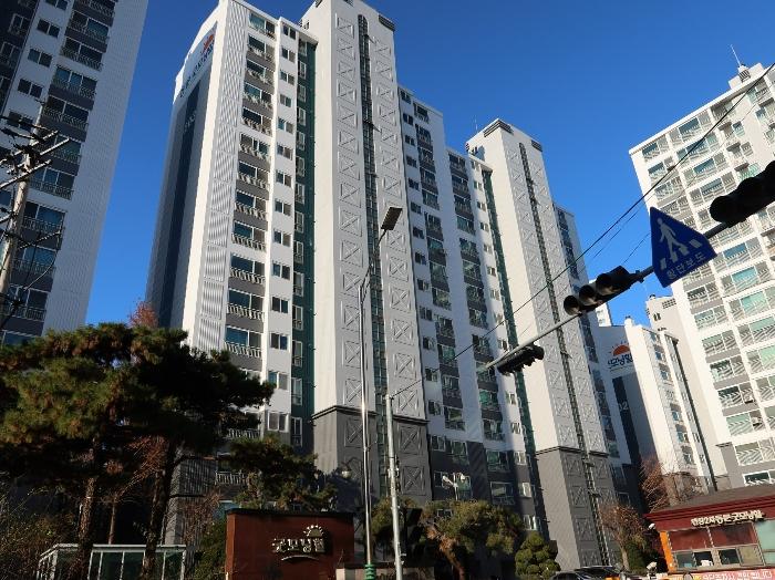 경기도 구리시 동구릉로53번길 17, 203동 7층701호 (인창동,구리인창2차 동문굿모닝힐) · 지번주소: 경기도 구리시 인창동 706 법원경매 물건 대표사진