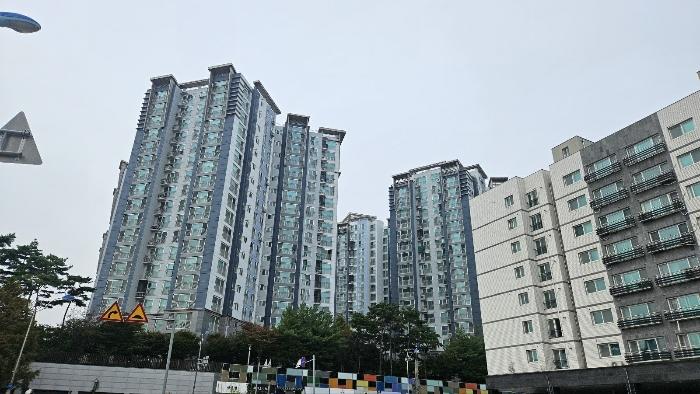 경기도 평택시 현신7길 43, 304동 17층1702호 (용이동,용이반도유보라아파트) · 지번주소: 경기도 평택시 용이동 492-1 법원경매 물건 대표사진