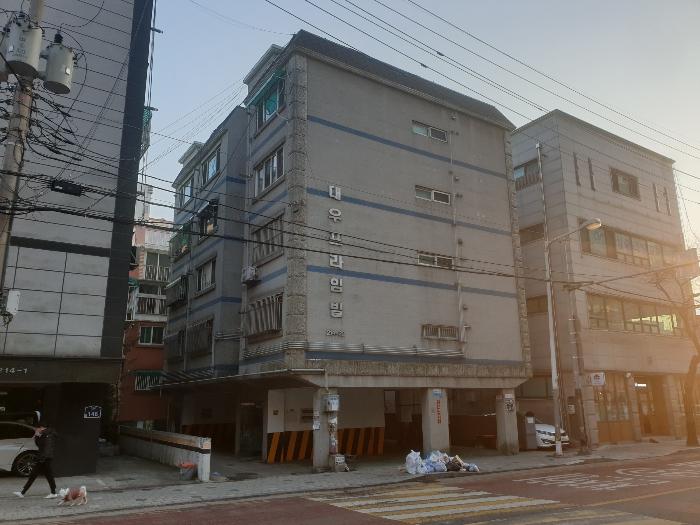 경기도 부천시 원미구 지봉로 144-1, 2층 201호 (역곡동, 프라임빌) · 지번주소: 경기도 부천시 원미구 역곡동 214-22 법원경매 물건 대표사진