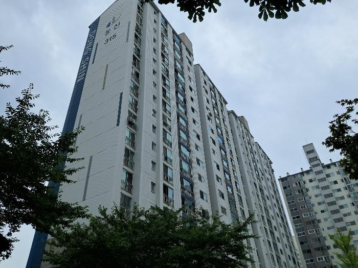 경기도 수원시 영통구 영통로 460, 315동 7층703호 (영통동,동신아파트) · 지번주소: 경기도 수원시 영통구 영통동 956-2 법원경매 물건 대표사진