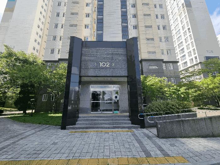 충청북도 충주시 중앙탑면 용전리 696 신우희가로아파트 102동 14층1402호 법원경매 물건 대표사진