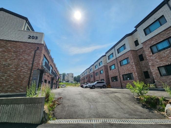 경기도 이천시 백사면 청백리로89번길 16, 3동 15호 (엠520빌리지) · 지번주소: 경기도 이천시 백사면 모전리 520-9 법원경매 물건 대표사진