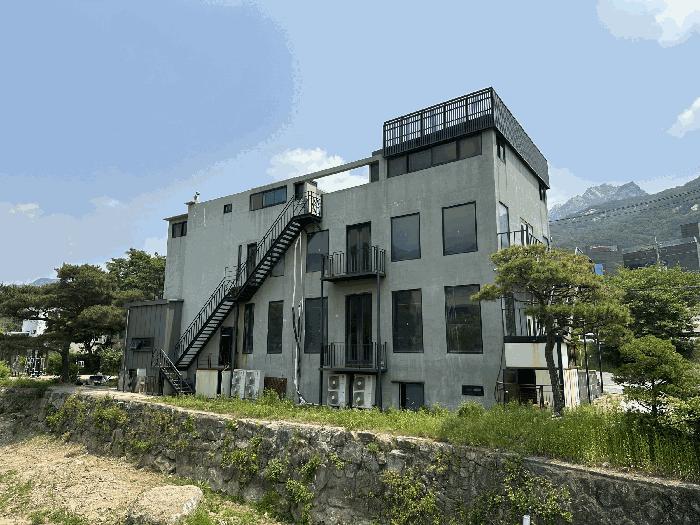법원경매 2025타경2275 사진3 | 고양시 덕양구 효자동 127-1 상가 경매