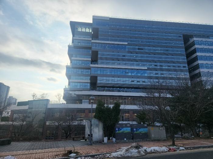 경기도 용인시 수지구 포은대로59번길 37 지4층비408호 (상현동,시그니처광교지식산업센터) 법원경매 물건 대표사진
