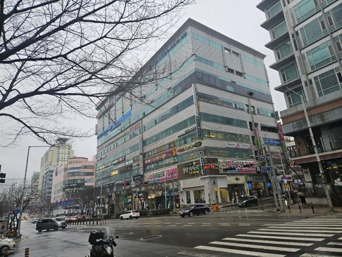 부산광역시 해운대구 해운대로 802, 10층1001호 (좌동,웅신시네아트) · 지번주소: 부산광역시 해운대구 좌동 1479-1 법원경매 물건 대표사진