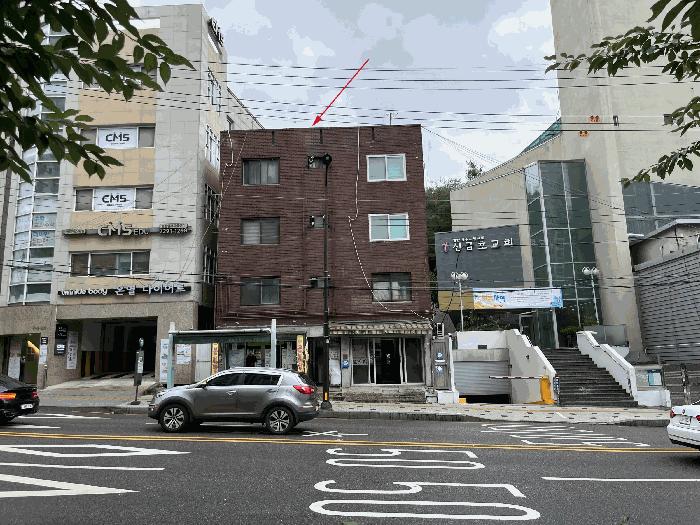 법원경매 2025타경51703 사진2 | 서울 성동구 금호동1가 111-2 대지 경매