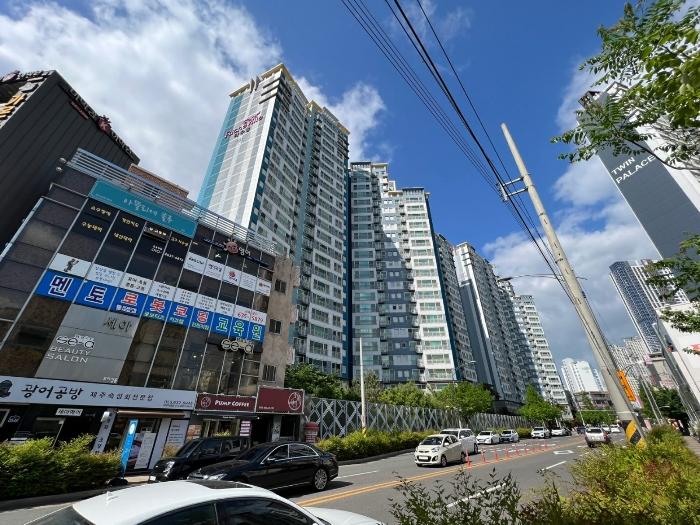 대구광역시 달서구 진천로 77, 108동 3층304호 (진천동,진천역계룡리슈빌아파트) · 지번주소: 대구광역시 달서구 진천동 602 법원경매 물건 대표사진