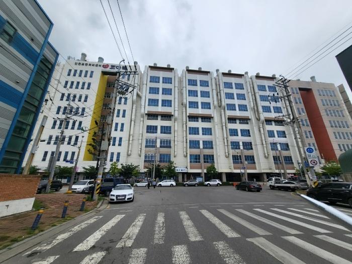 인천광역시 서구 가람로 14, 2층204호 (오류동,인천표면처리센터공장동) · 지번주소: 인천광역시 서구 오류동 1610-1 법원경매 물건 대표사진